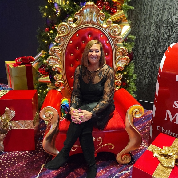 Meet your Posher, Mona - Picture 1 of 1